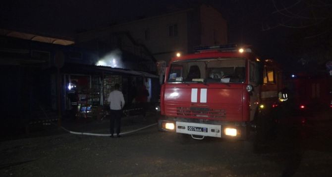 В окупованому Луганську горіла АЗС ОККО