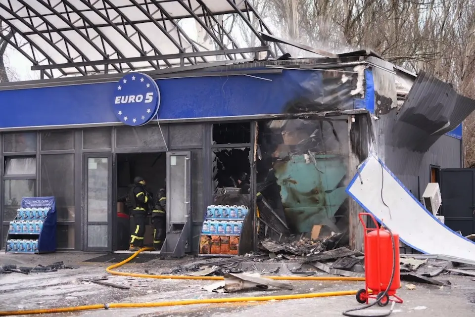 У Запоріжжі внаслідок ворожої атаки пошкоджено АЗС