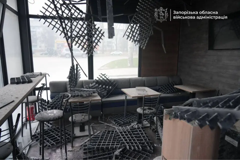 У Запоріжжі внаслідок ворожої атаки пошкоджено АЗС