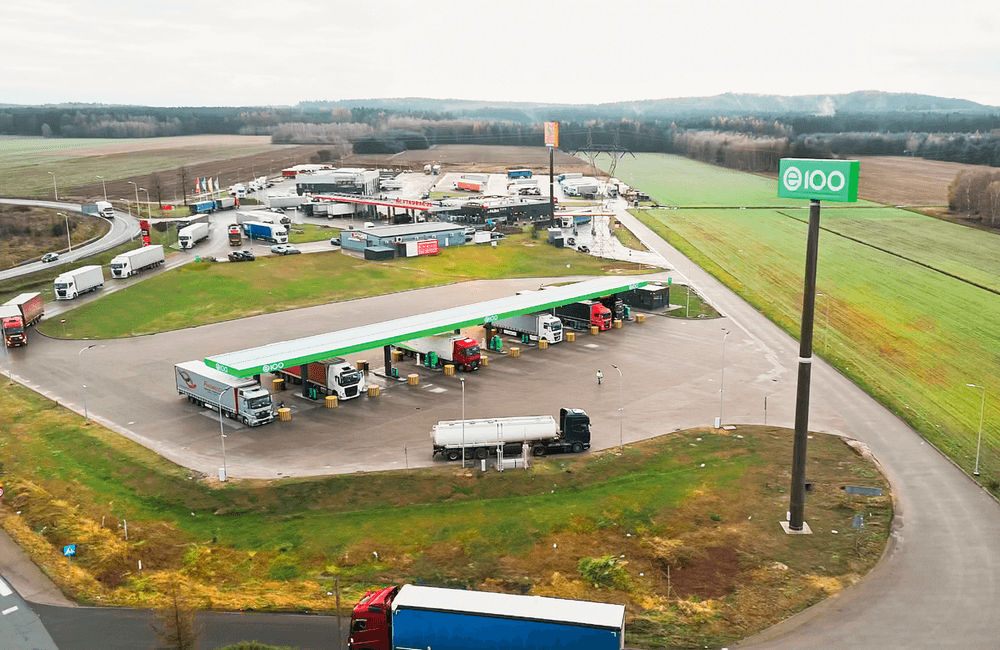 Фото: Як виглядає Е100 в Польщі АЗС в Польщі