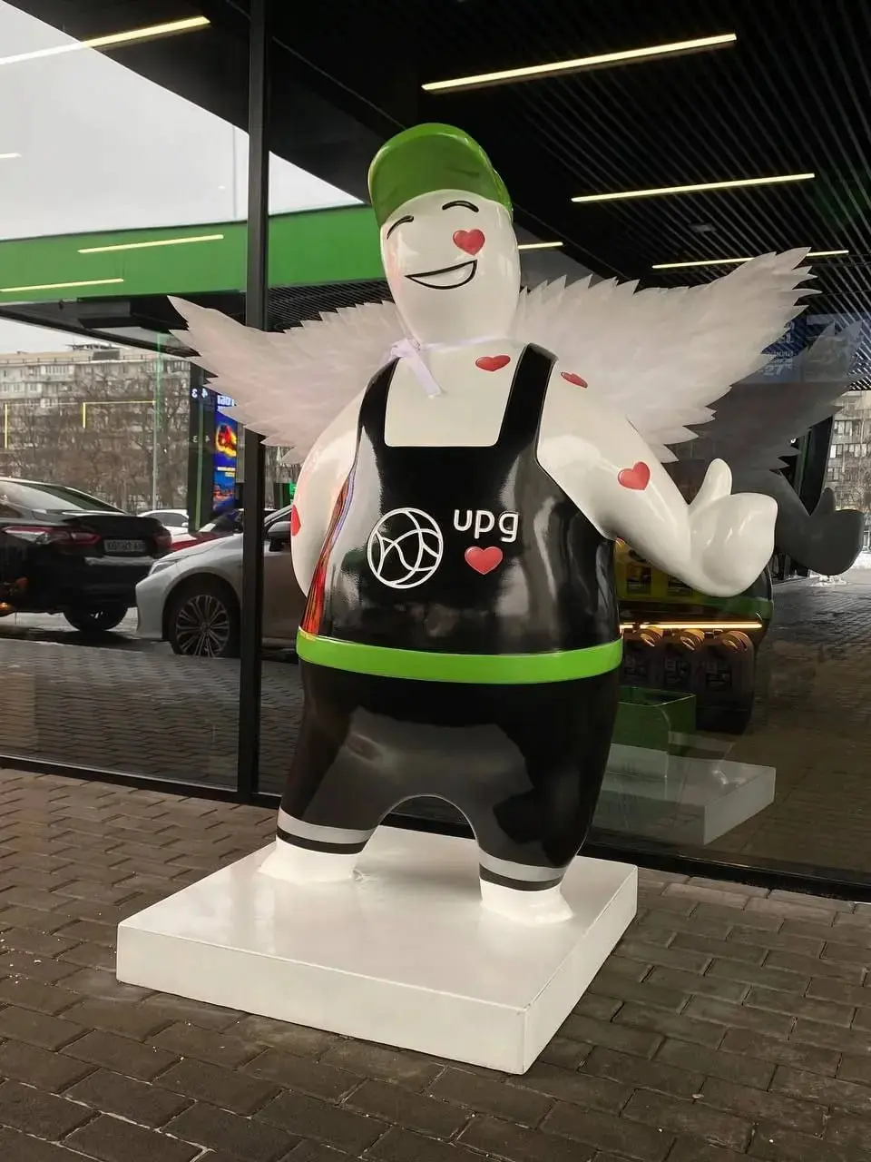 Мережа UPG стилізувала АЗК до Дня закоханих