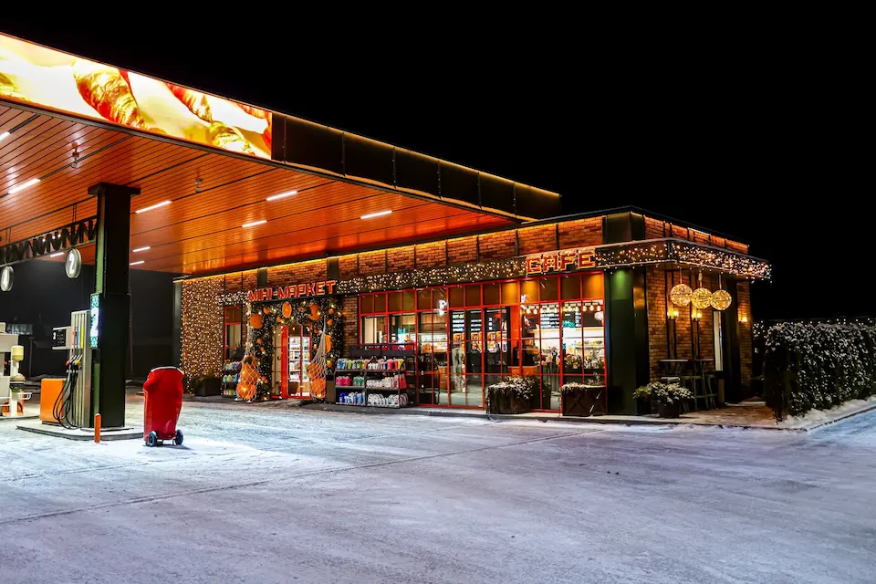 АЗК «Перон» додала до асортименту гарячі страви від Festory