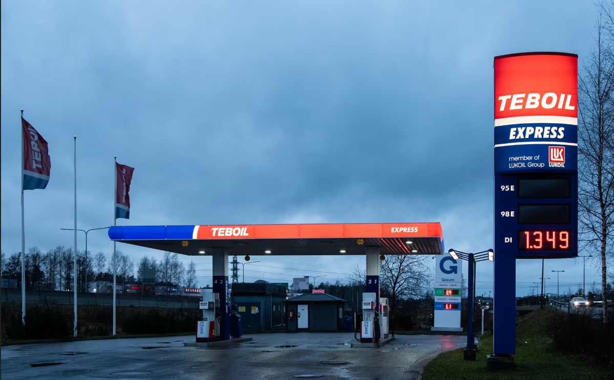 Під тиском суспільства фінські державні компанії не будуть заправлятись на лукойлівських АЗС Teboil
