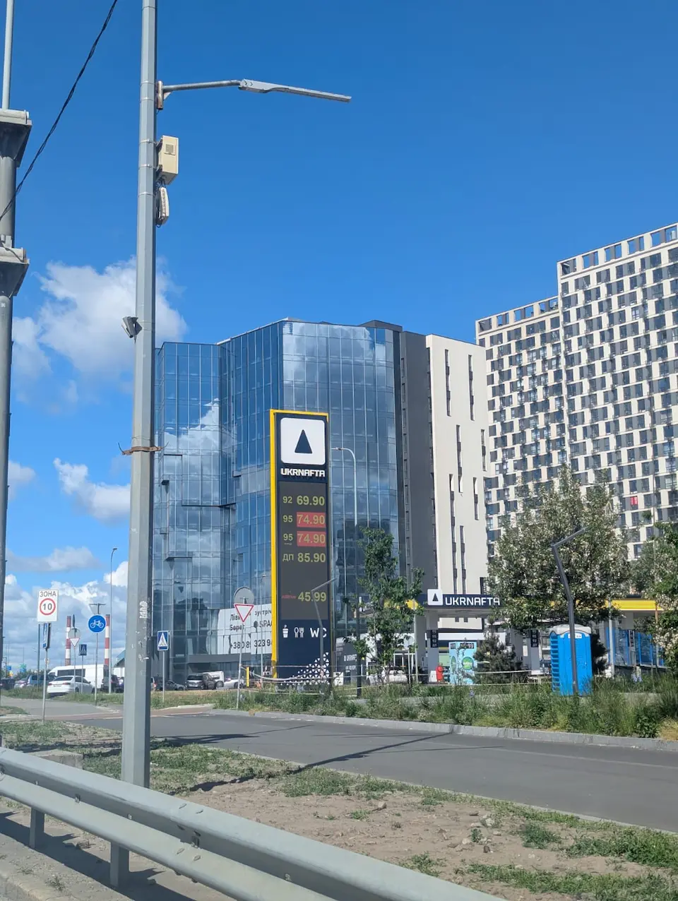Мережі АЗК знизили ціну на дизпальне