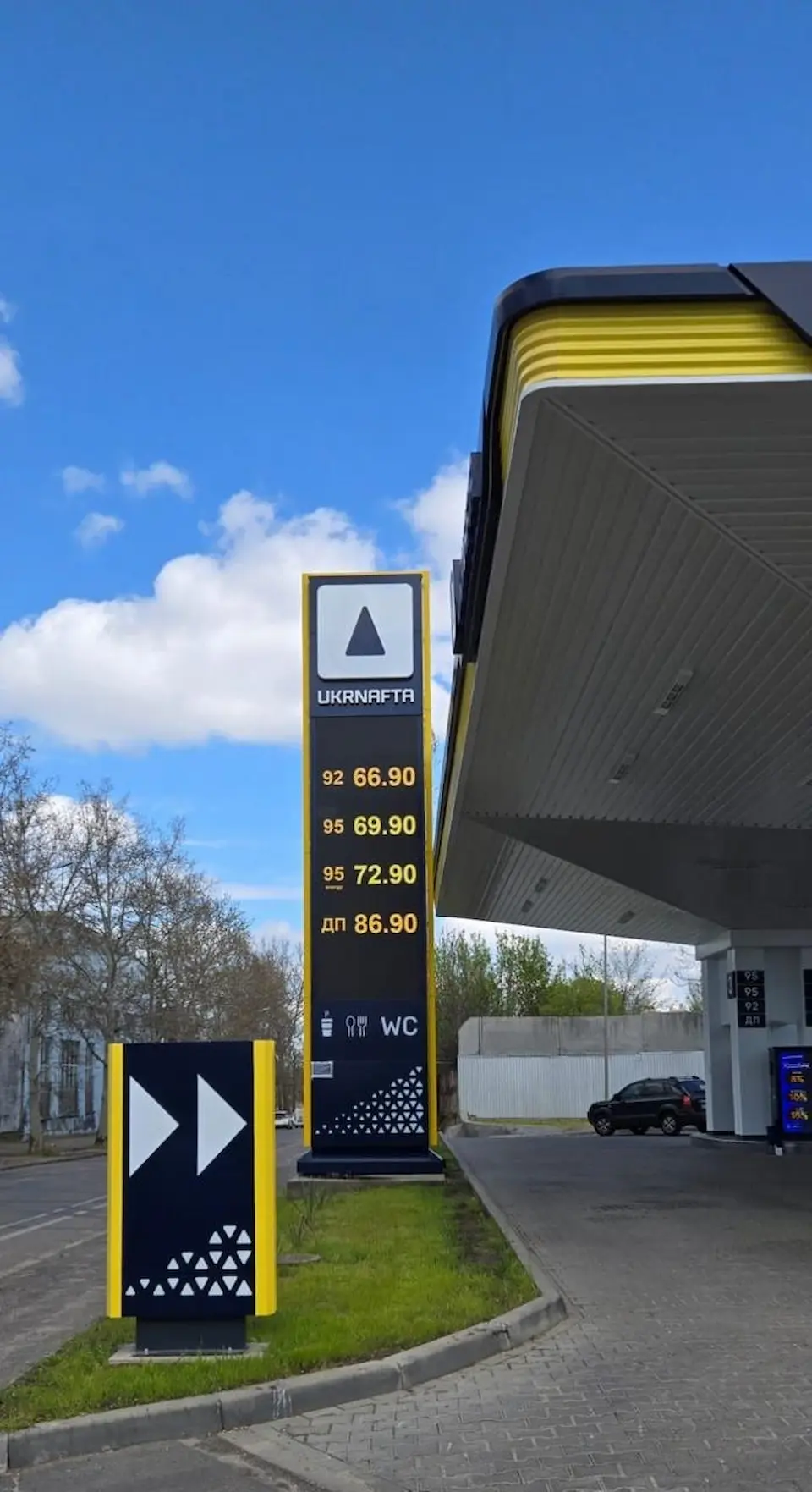 АЗС масово знижують ціни на дизпальне